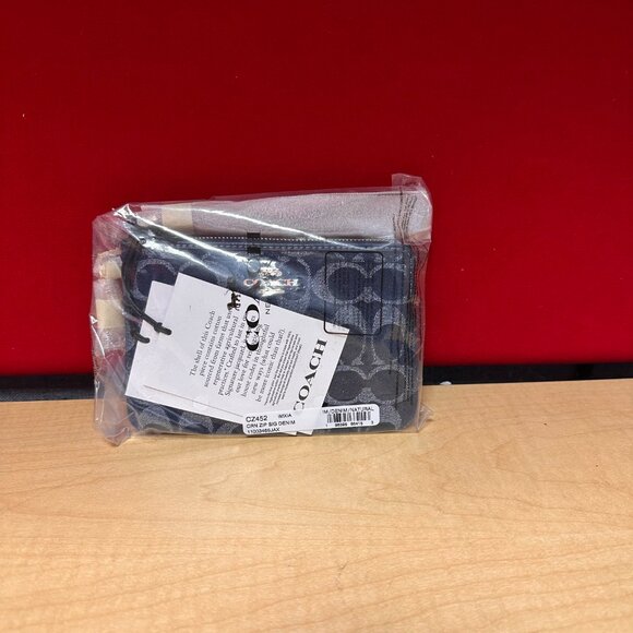 NWT Coach Corner Zip Wristlet In Signature Denim - Picture 2 of 3